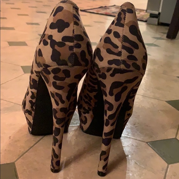 Cheetah Print Platforms - Picture 3 of 4